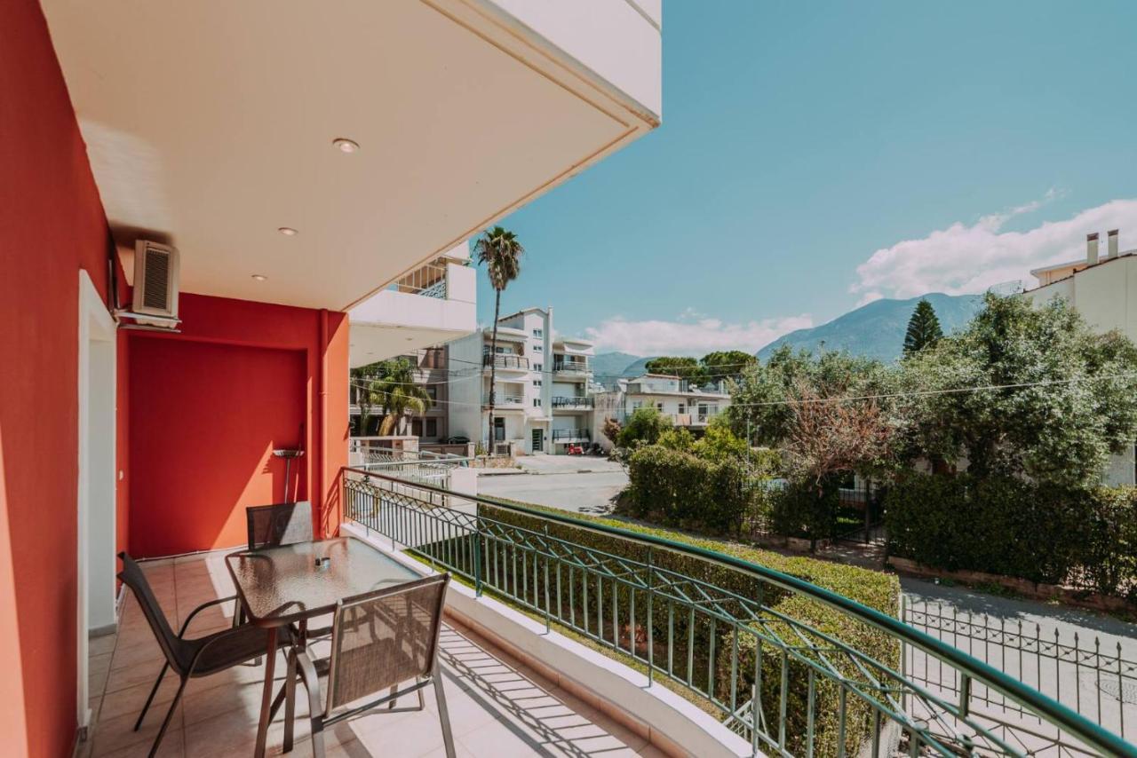 Bessis Apartments Kalamata Esterno foto